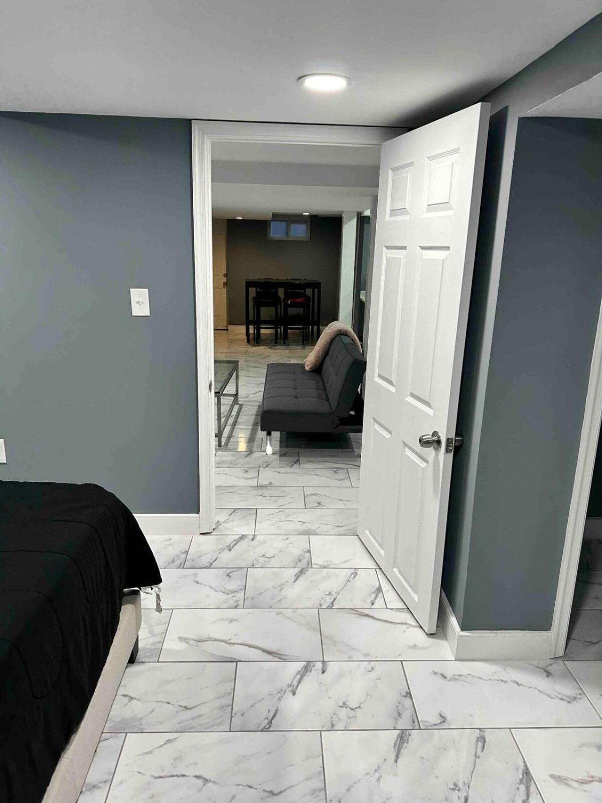 Lovely Basement 1-Bedroom With Free Parking واشنطن المظهر الخارجي الصورة