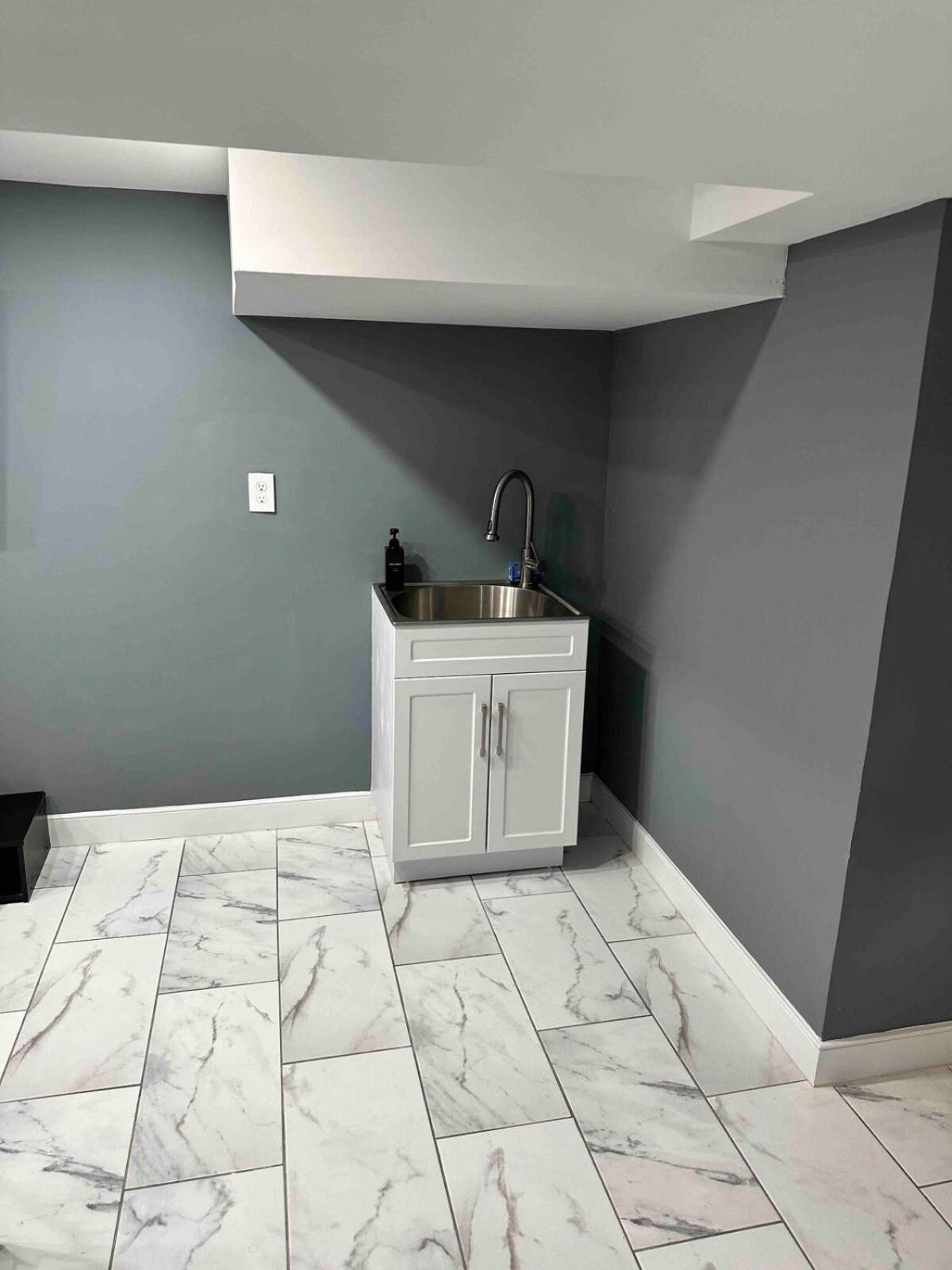 Lovely Basement 1-Bedroom With Free Parking واشنطن المظهر الخارجي الصورة
